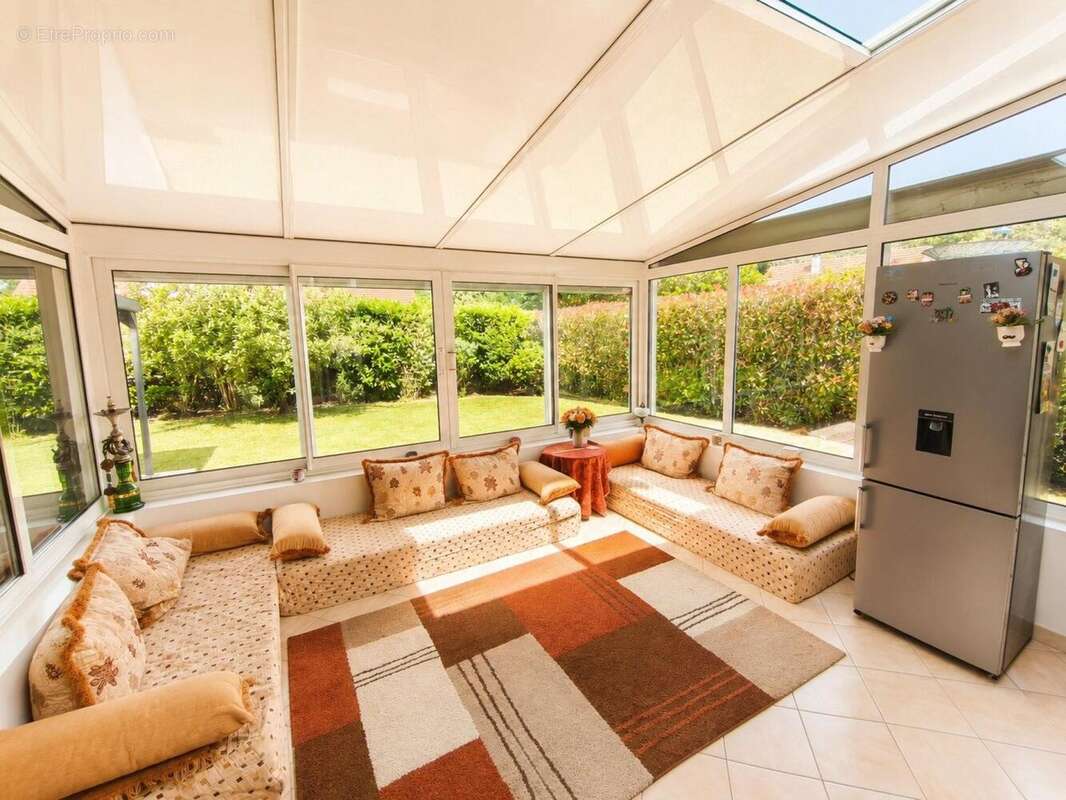 Maison 187 m² à Magny-Le-Hongre  - photo 7