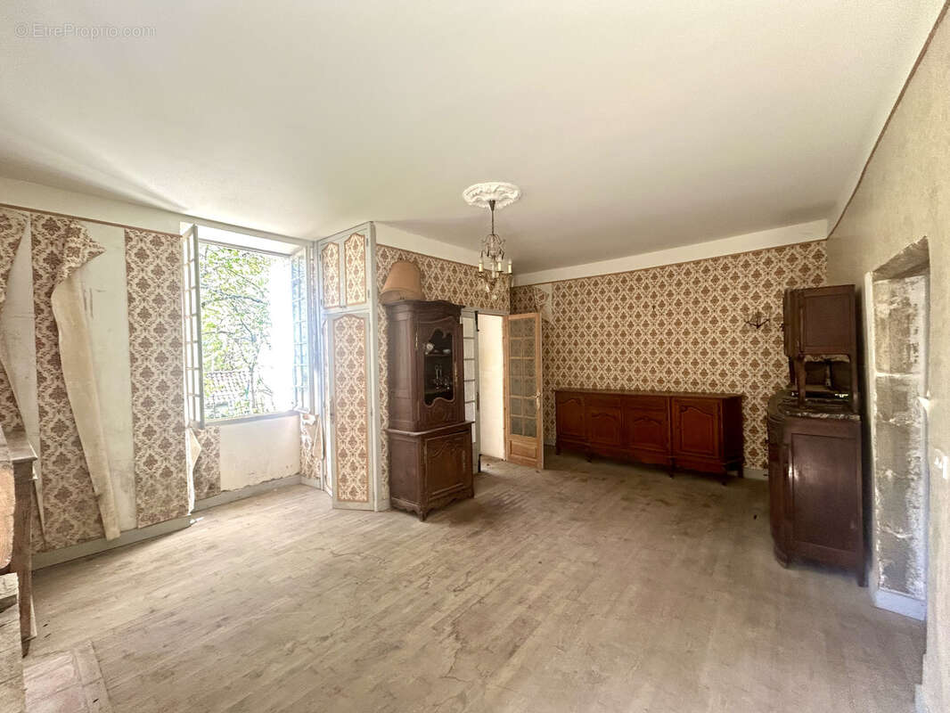 Maison à SAINT-SOZY