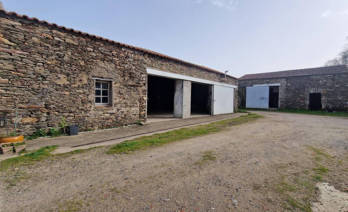 Maison à LE LOROUX-BOTTEREAU