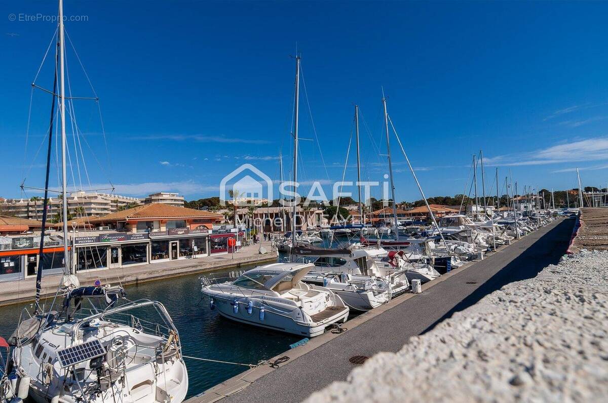 Photo 1 - Commerce à SAINT-RAPHAEL
