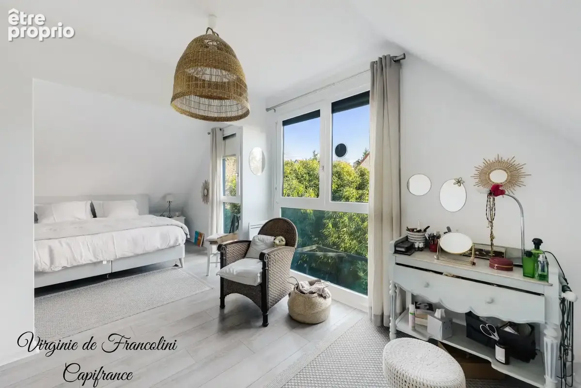 Sucy-en-Brie, Maison d'exception, parcelle de 800m², 259m² au sol, 4 chambres, 3 terrasses, jardin, garage, sous-sol - photo 16