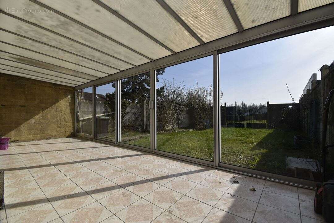 Maison 108 m² à Neuville-Saint-Remy  - photo 6