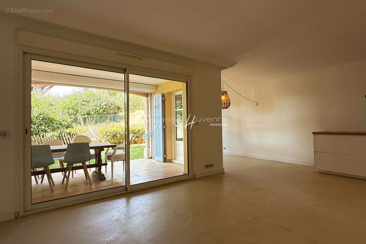 Appartement à LA CROIX-VALMER