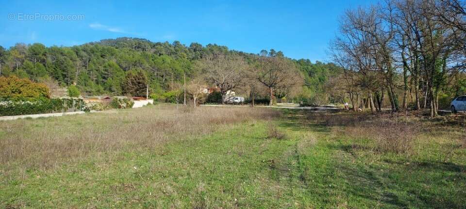 Terrain à MONTMEYAN