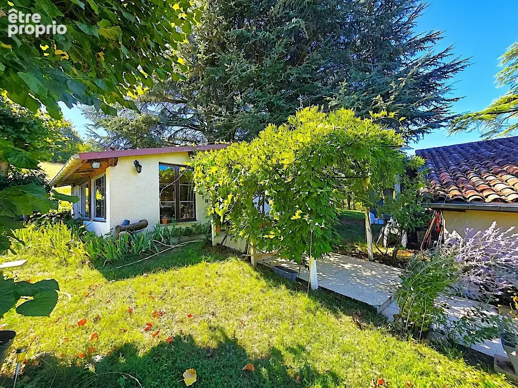Propriété - Maison avec piscine et dépendances sur 1,7 Ha - photo 4