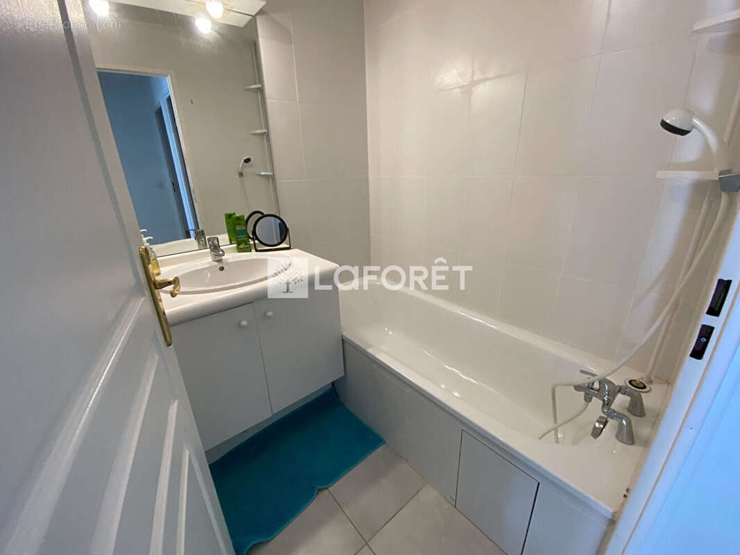 Appartement à SAINT-MARTIN-D'HERES