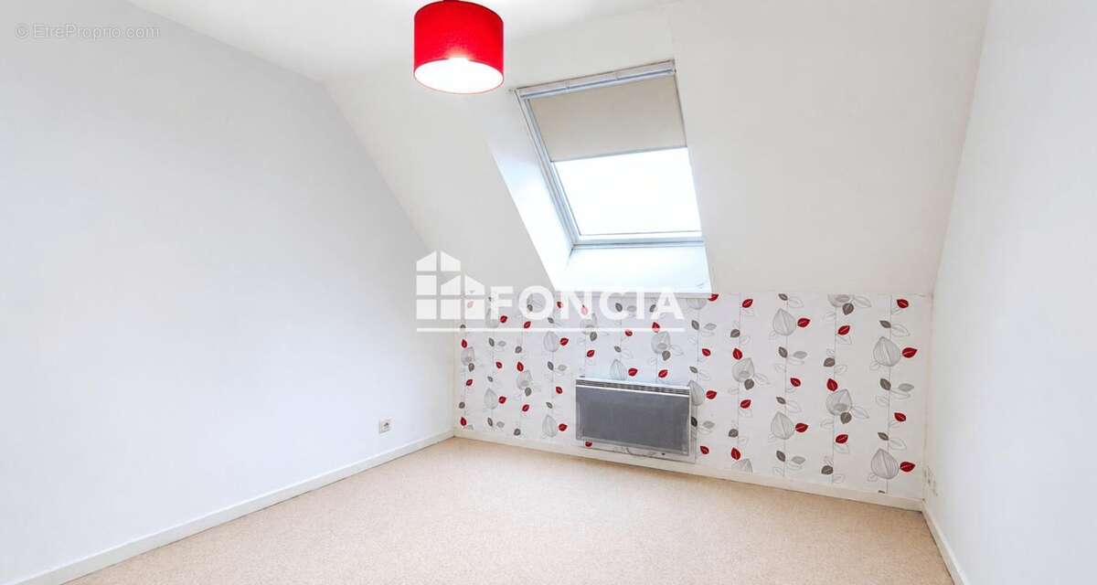 CHÂTEAU-THIERRY – Duplex T4 avec parking sécurisé et cave - photo 4