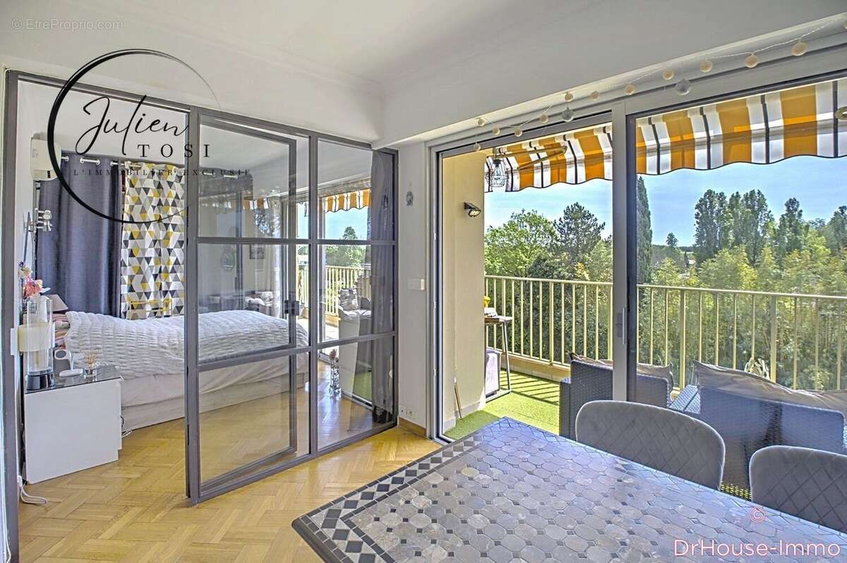 Appartement à MANDELIEU-LA-NAPOULE
