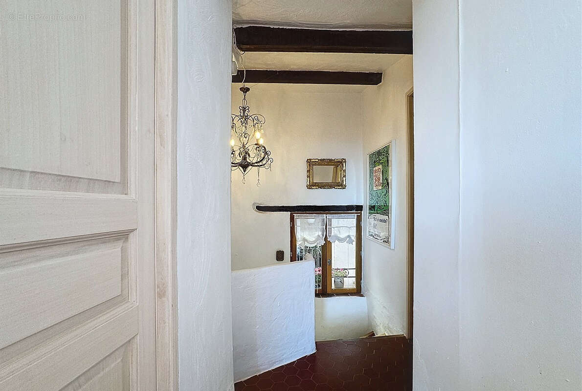 Maison de village de 175m2 avec terrasse. - photo 23