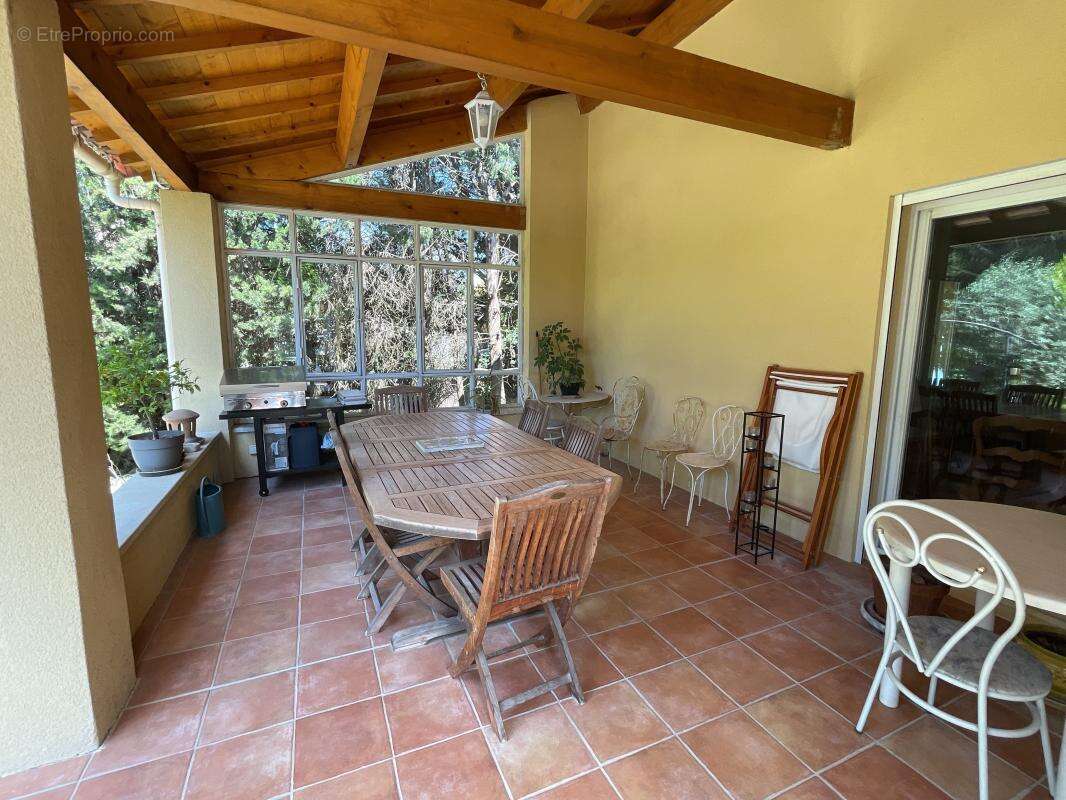 Maison 250 m² à Pujaut  - photo 3
