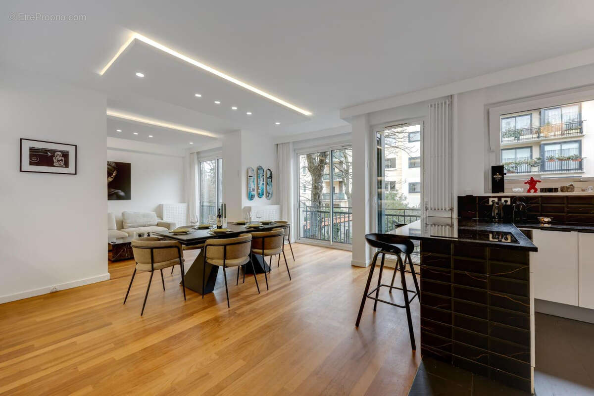 Appartement à NEUILLY-SUR-SEINE