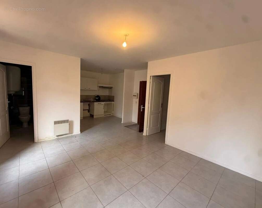 Appartement à SAINT-LAURENT-DU-VAR