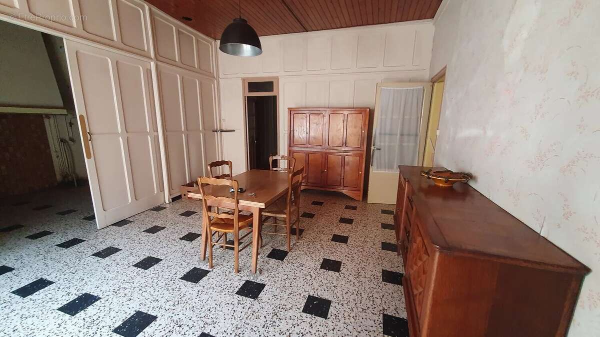 Maison à MOUSSAN