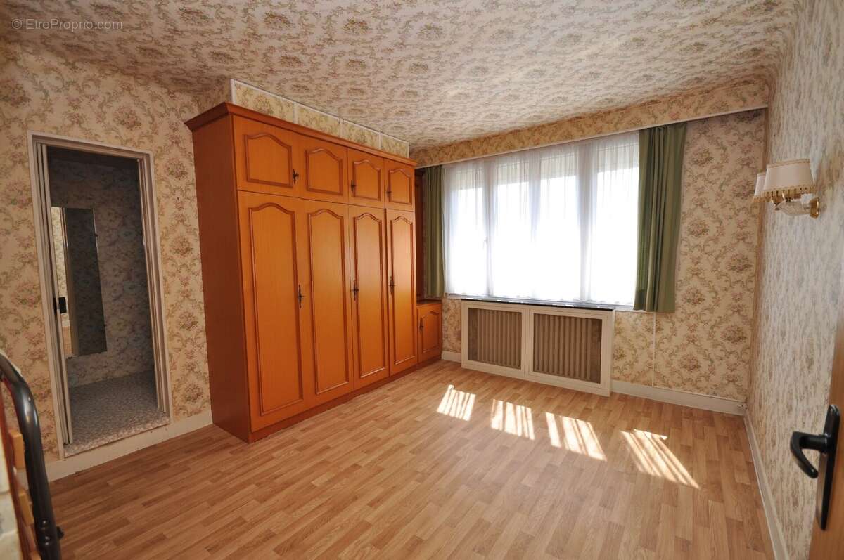 Maison à BRUYERES-LE-CHATEL