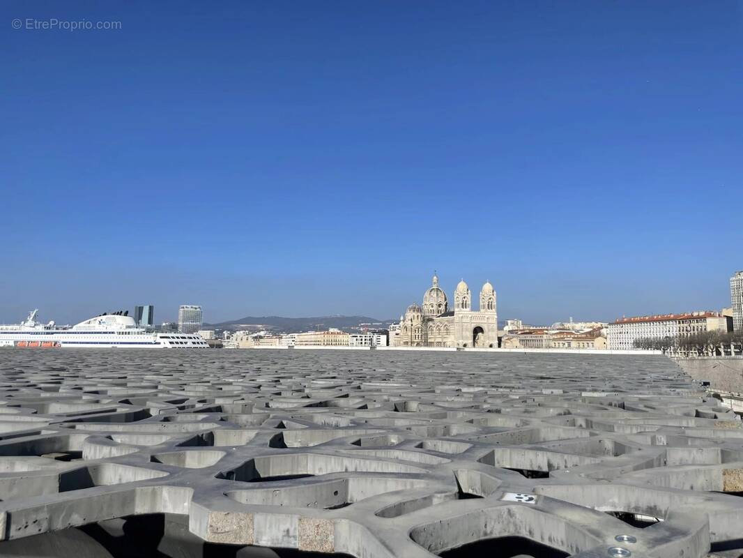 Appartement à MARSEILLE-15E