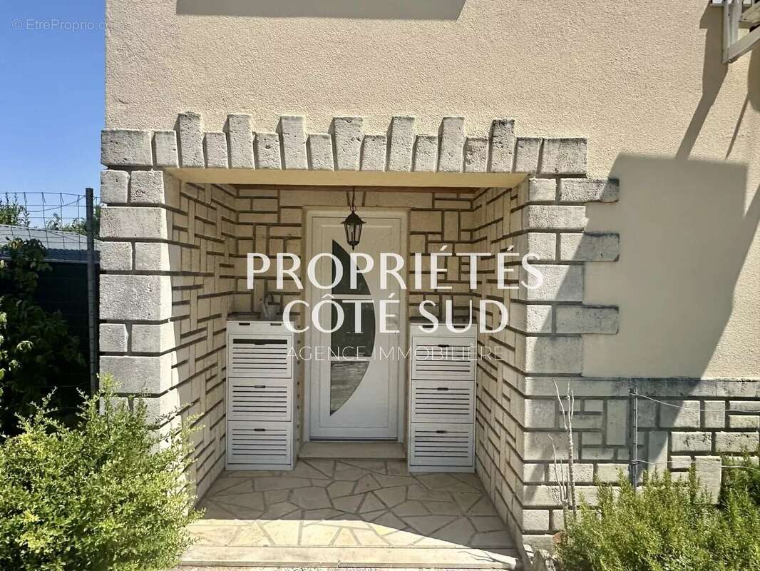 Maison 135 m2 avec terrain 585 m2 et piscine - photo 4