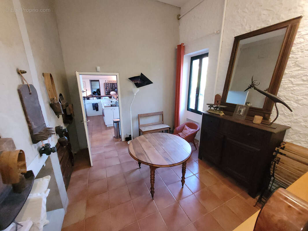 Maison à OUVEILLAN