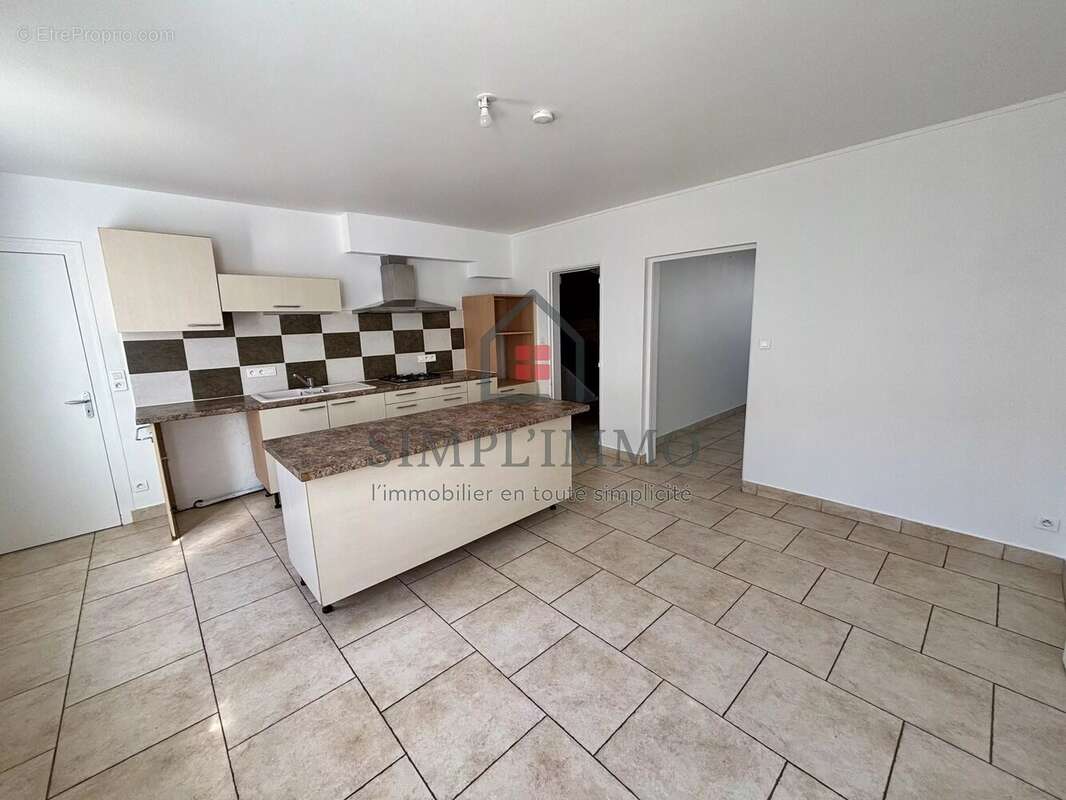 Ensemble immobilier de 147m² - photo 5