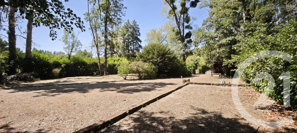Terrain 1982 m² à Chateaudun  - photo 2