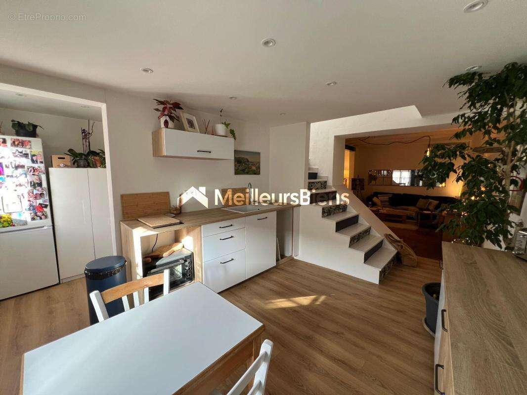 Maison à SAINT-JEAN-DE-SERRES