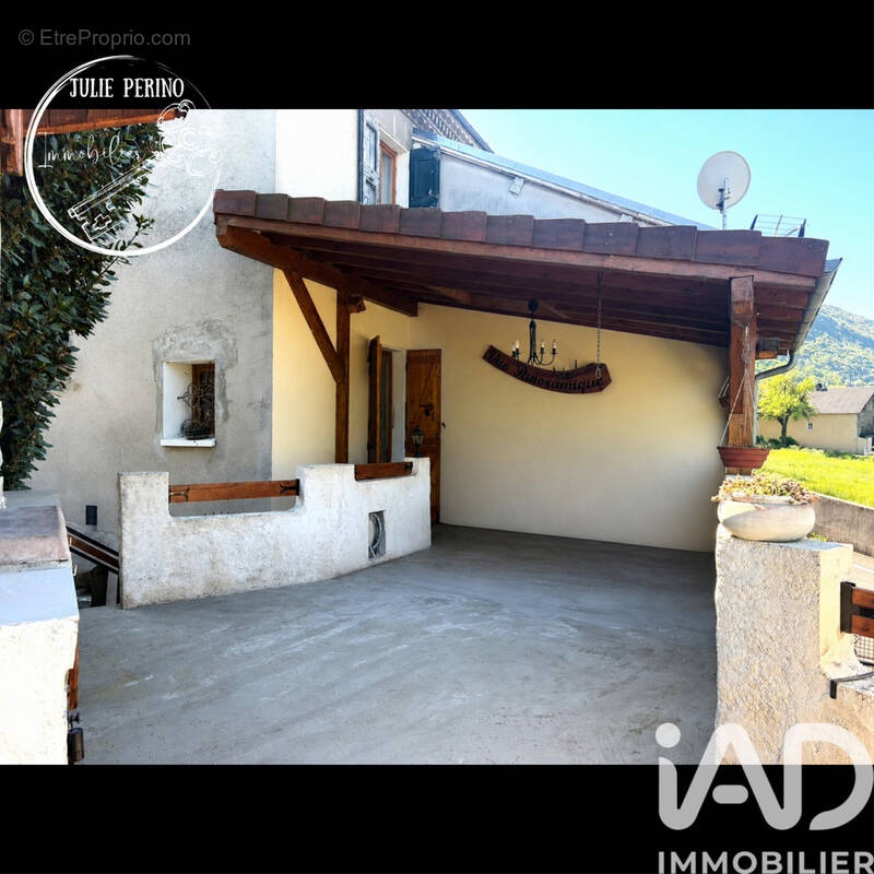 Photo 1 - Maison à SAINT-GEORGES-DE-COMMIERS