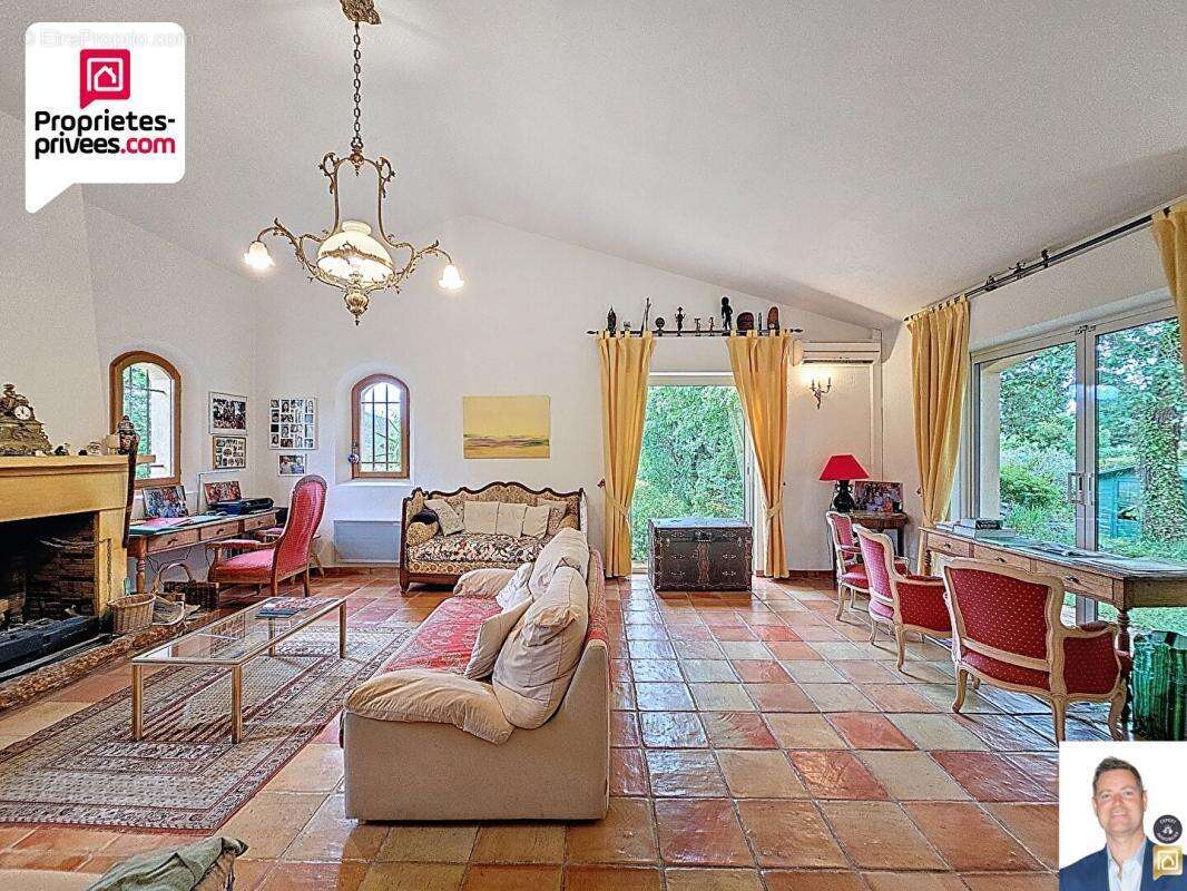 Maison à SAINT-CEZAIRE-SUR-SIAGNE