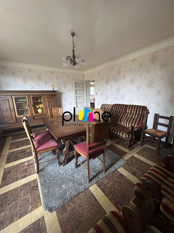 Maison à AVERDOINGT