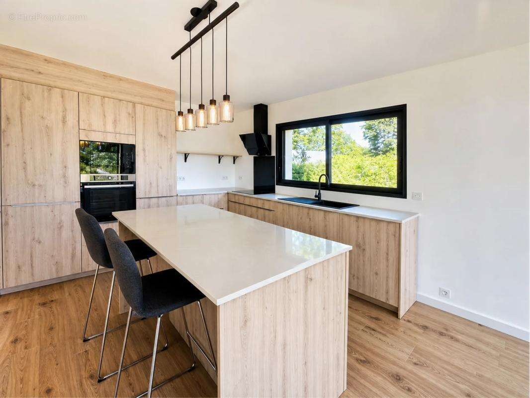 Maison de 7 pièces de 184 m² à Gurunhuel - photo 6