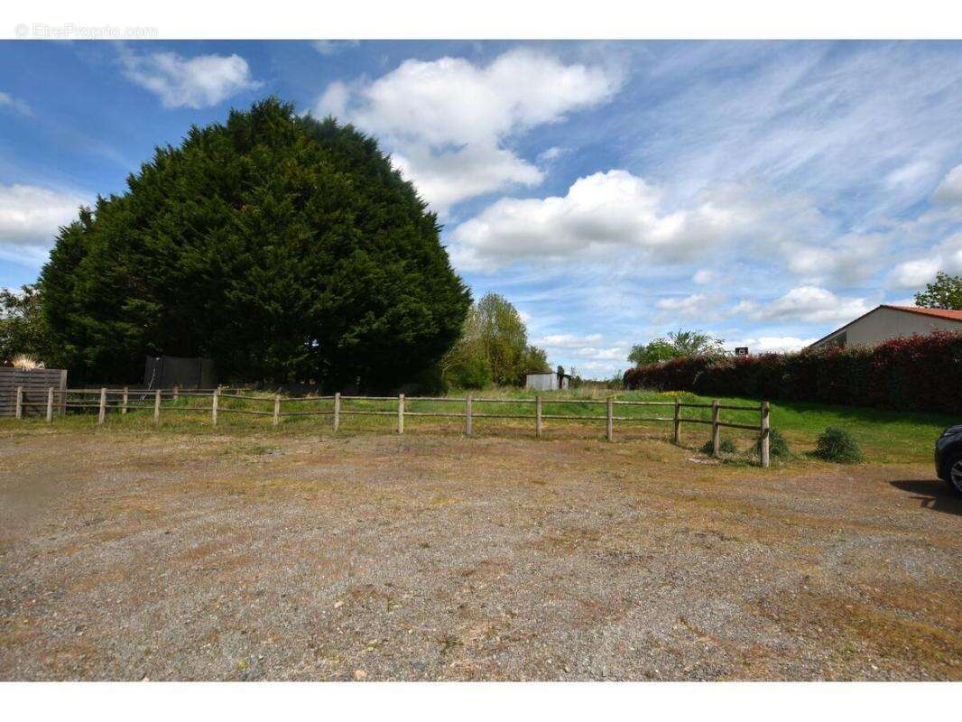 Appartement à COURLAY