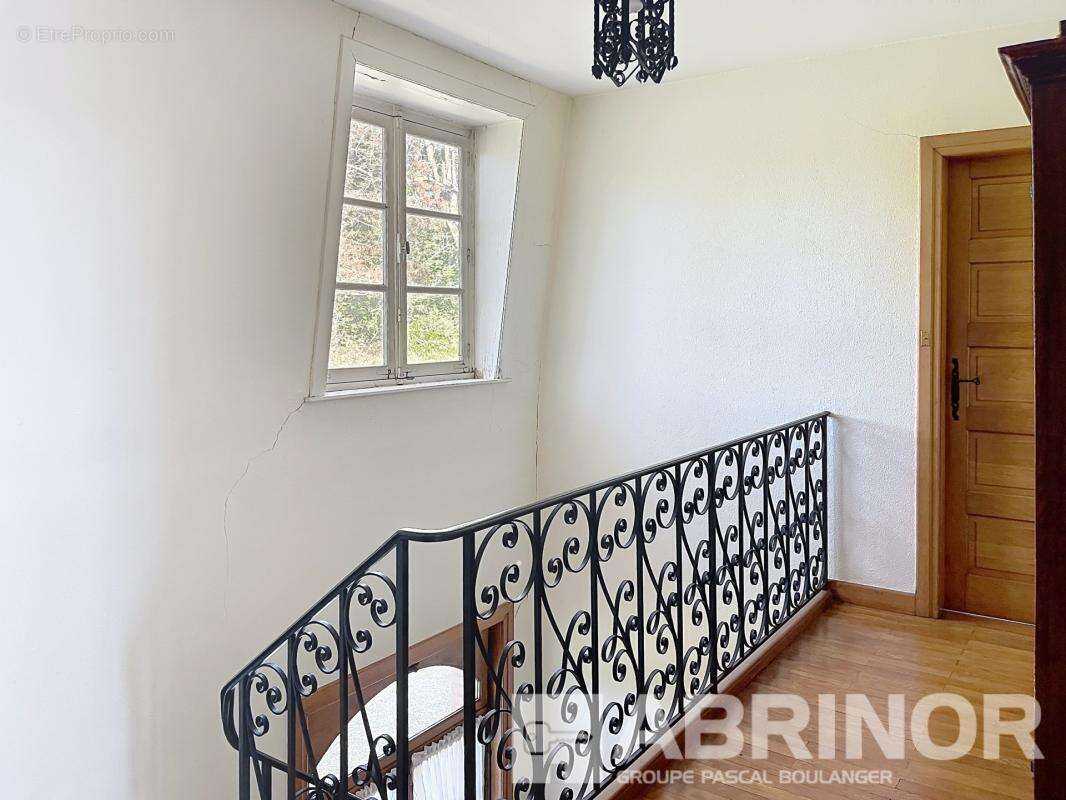 Sur la Montagne de WERVICQ-SUD, maison individuelle de 188 m² hab. à moderniser sur un terrain de 3 900 m² - 4 chambres dont 2 a - photo 4