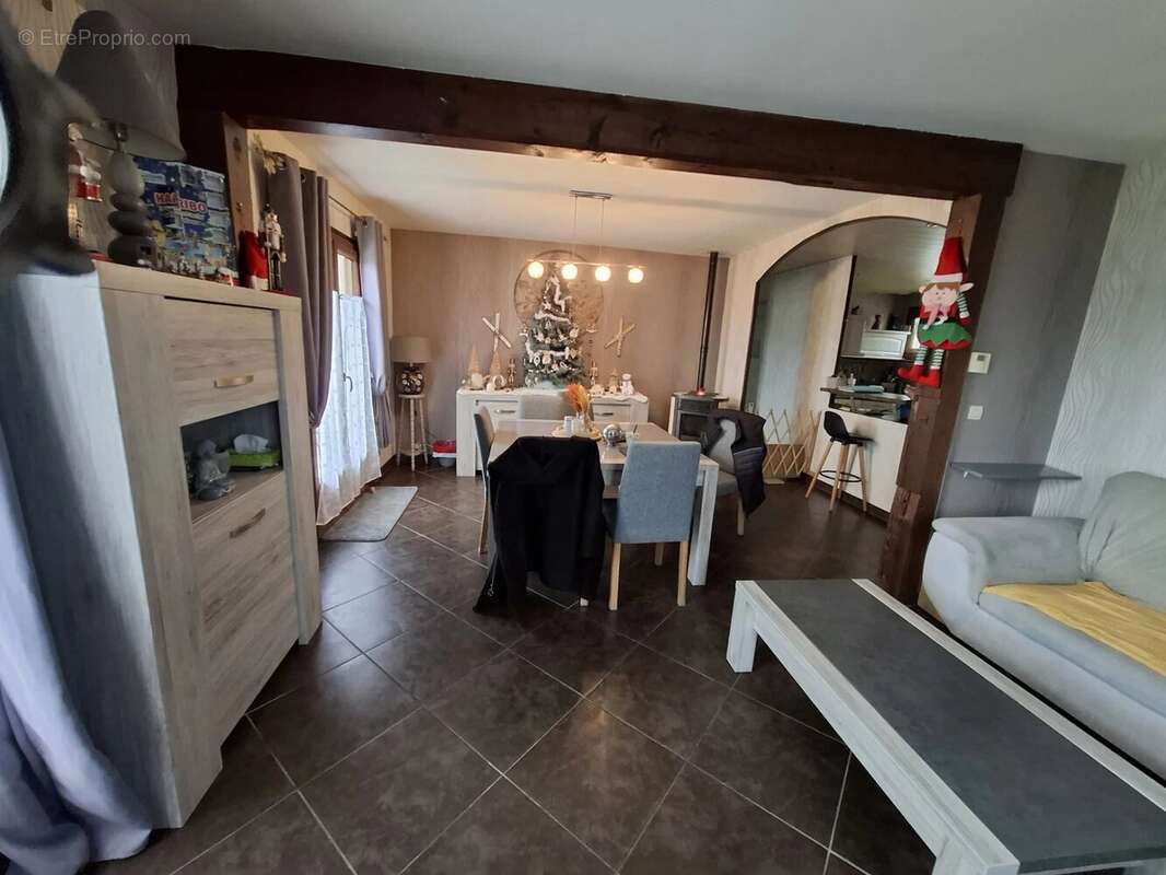 Maison à FEUQUIERES