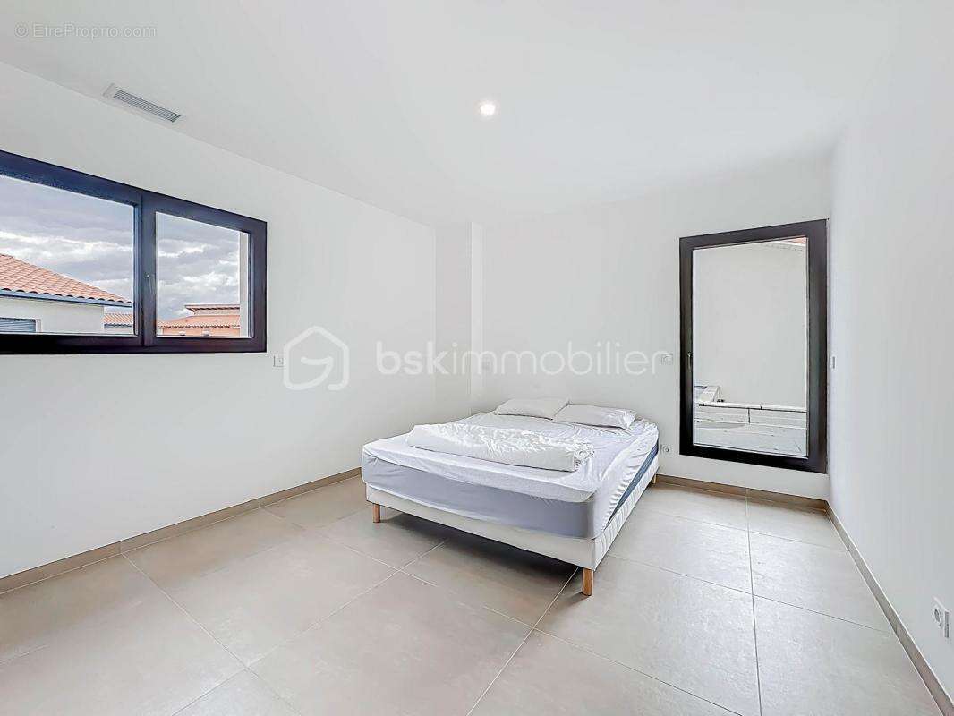 Maison à SAINT-BRES