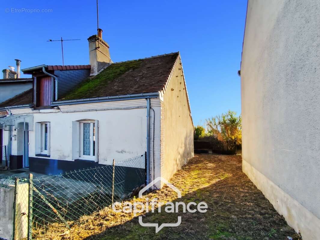 Maison à vendre 3 pièces EPUISAY (41)  -  terrain 330 m²  - - photo 10