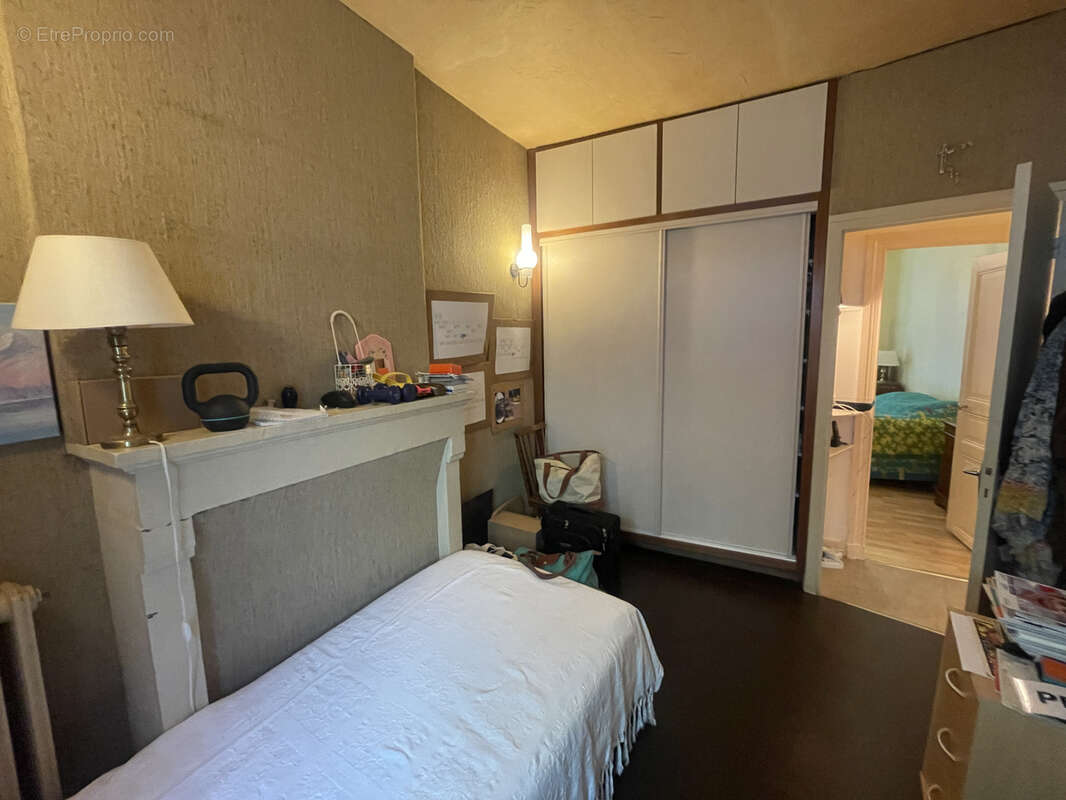 Appartement à ROCHEFORT-MONTAGNE