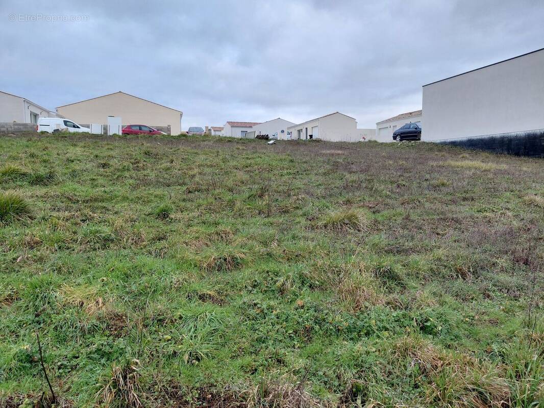 Terrain à SAINTES