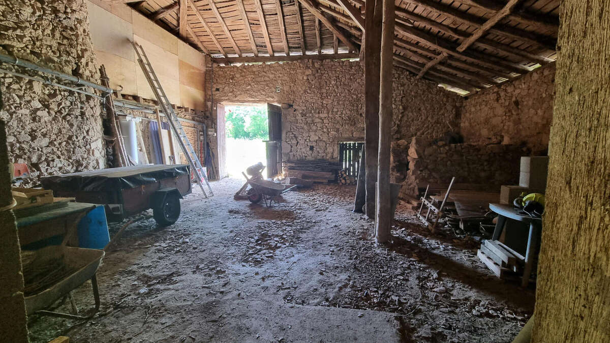 20250515_144906 - Maison à BUSSEROLLES