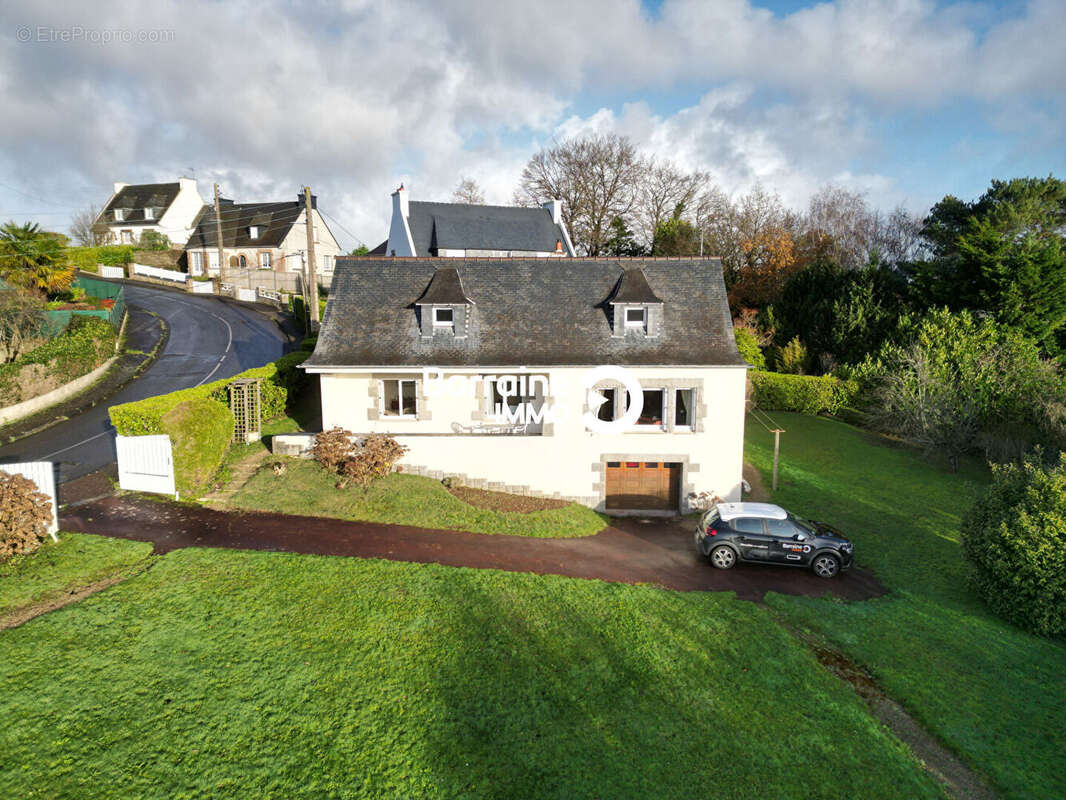 Maison à SAINT-MARTIN-DES-CHAMPS