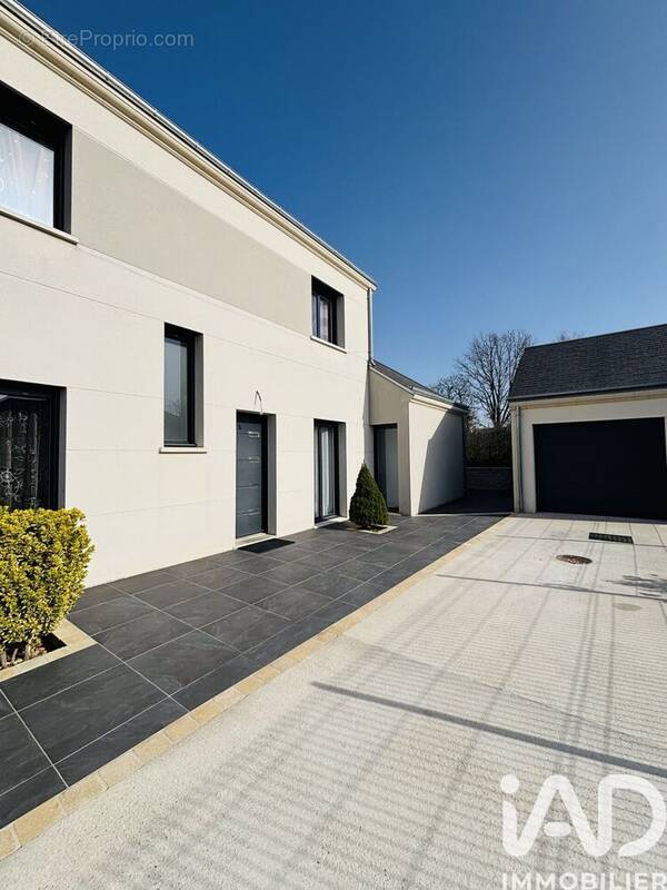 Photo 1 - Maison à LA CHAPELLE-SAINT-MESMIN