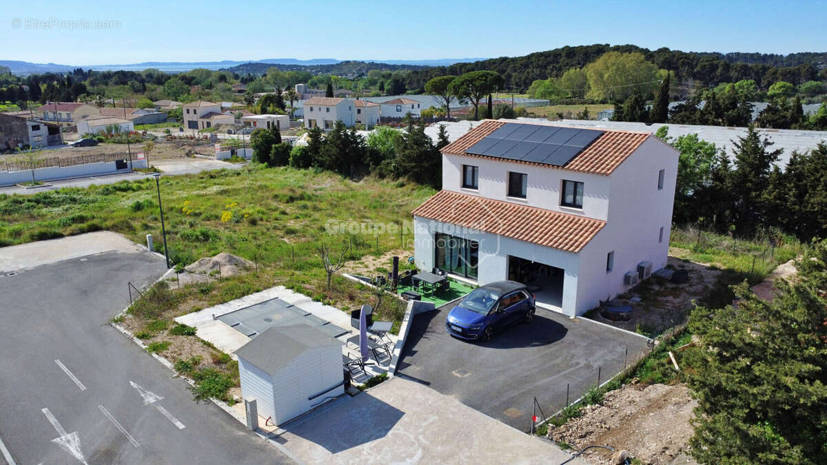 Maison Les Pennes Mirabeau 4 pièce(s) 106 m2 avec piscine et garage - photo 2