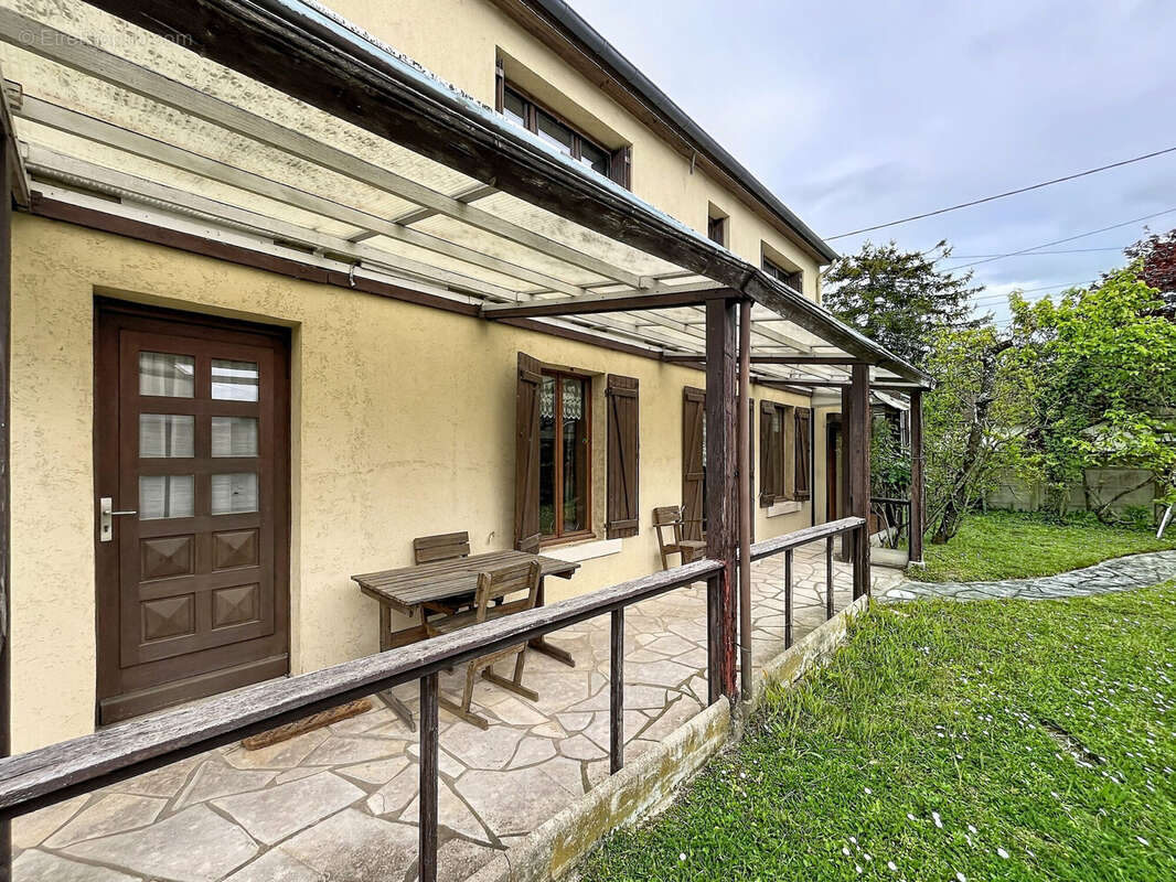 Maison à CHEVILLY