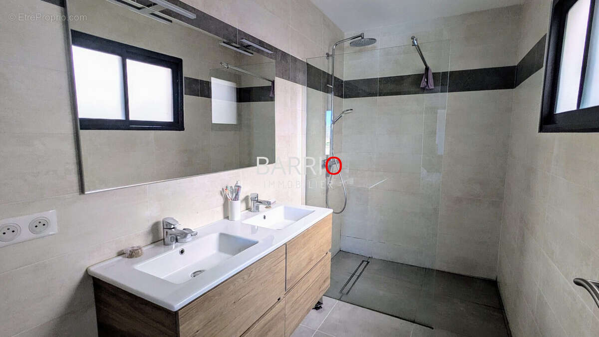 Maison à VILLELONGUE-DELS-MONTS