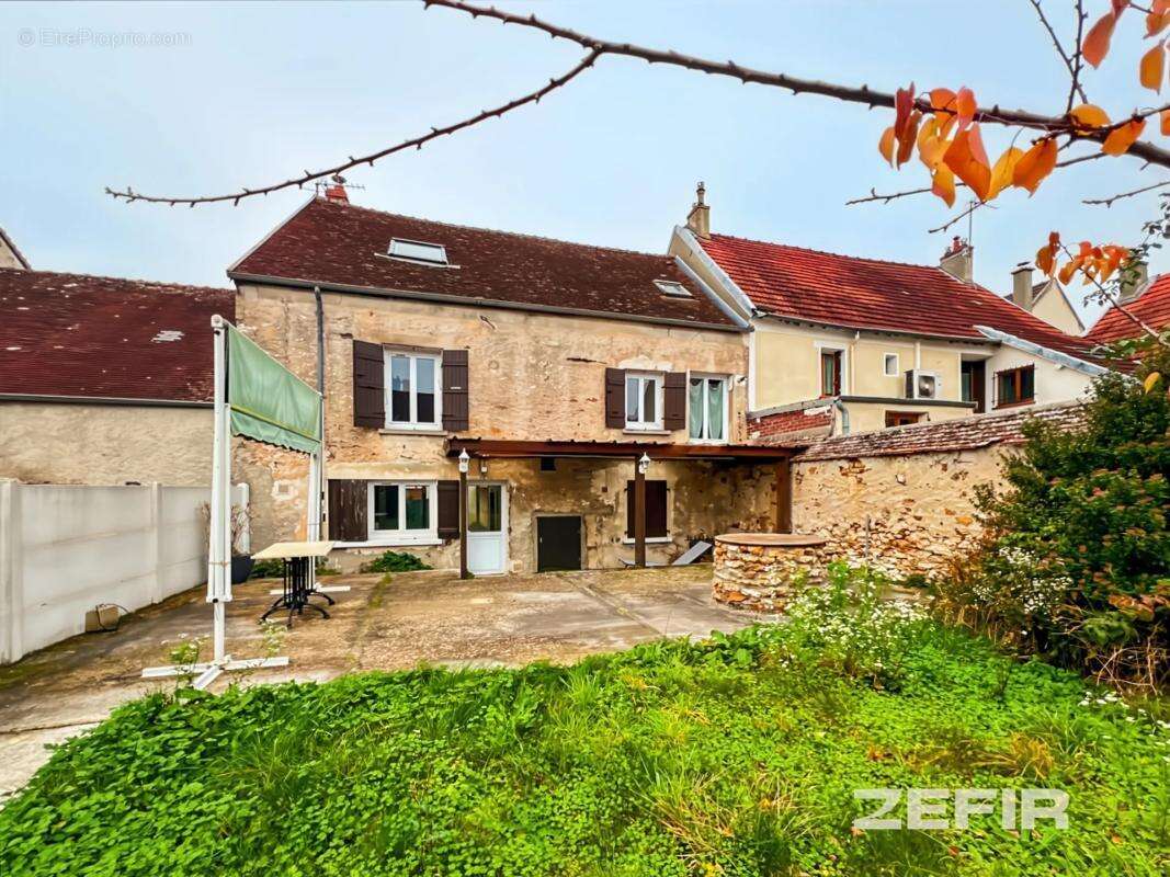 Maison à JOUY-SUR-MORIN
