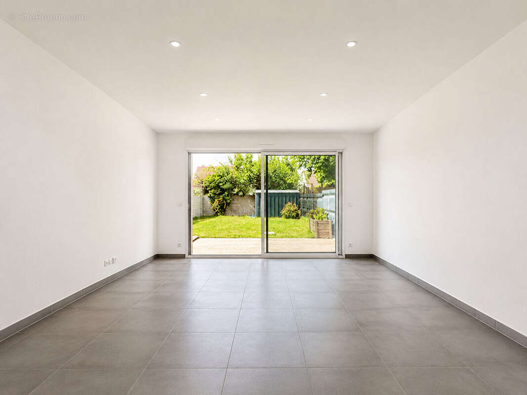 Maison à VIGNEUX-SUR-SEINE