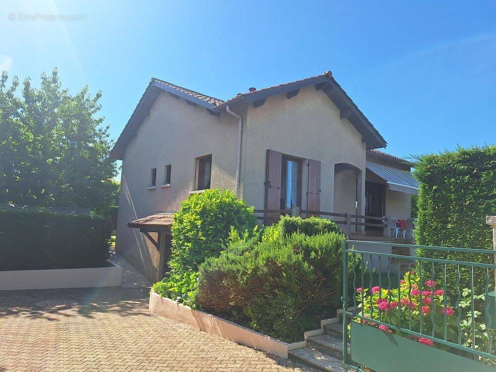 Maison à SAINTE-FOY-LES-LYON