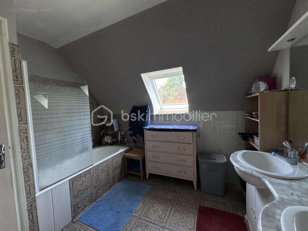 SAINT-VOUGAY – Maison familiale de 166 m² sur 4 100 m² de terrain - photo 17