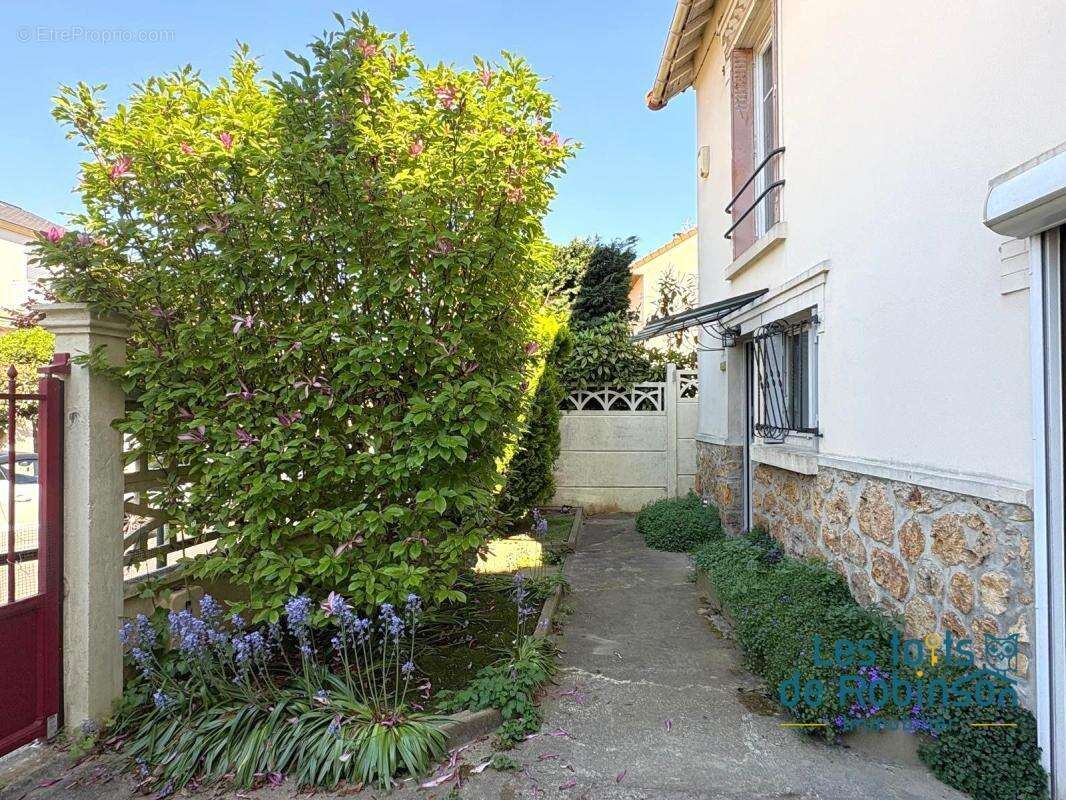 Maison 3 pièces avec jardin - photo 2