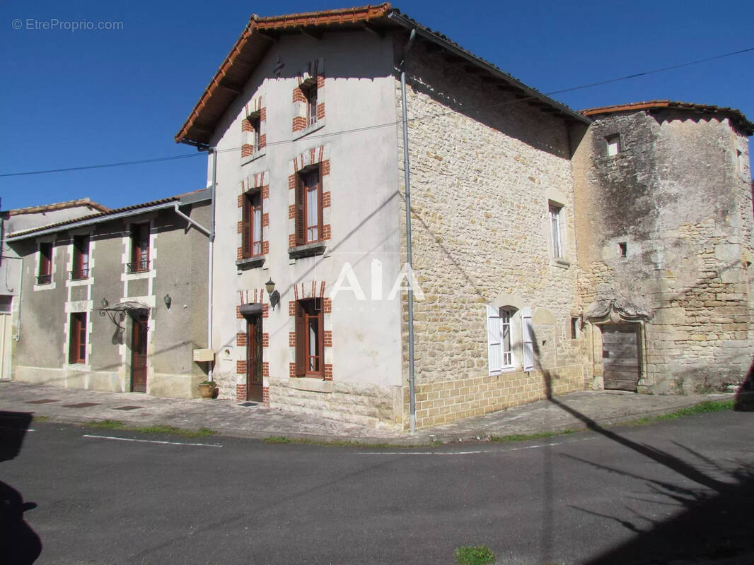 Maison à LIZANT