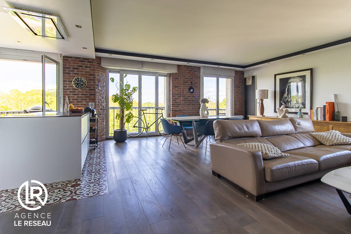 Appartement à CHARENTON-LE-PONT