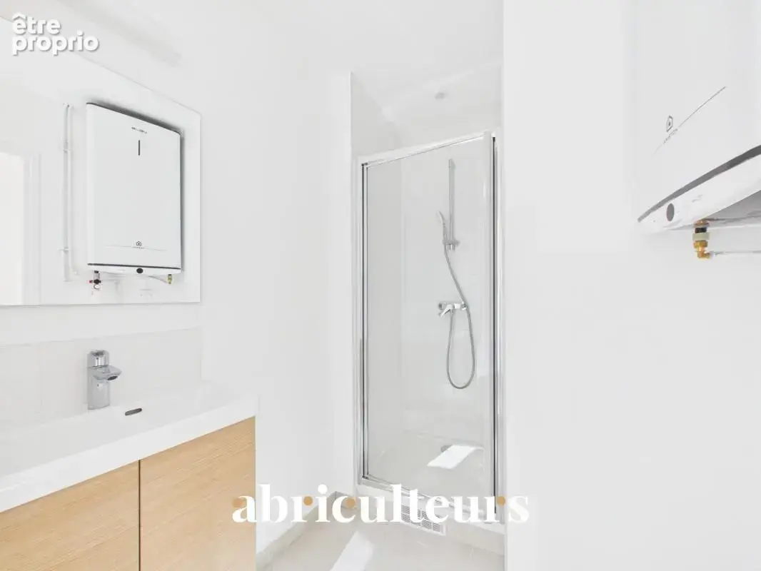 Charmant Appartement T2 rénové avec prestations de qualité dans le 18ème arrondissement - photo 17