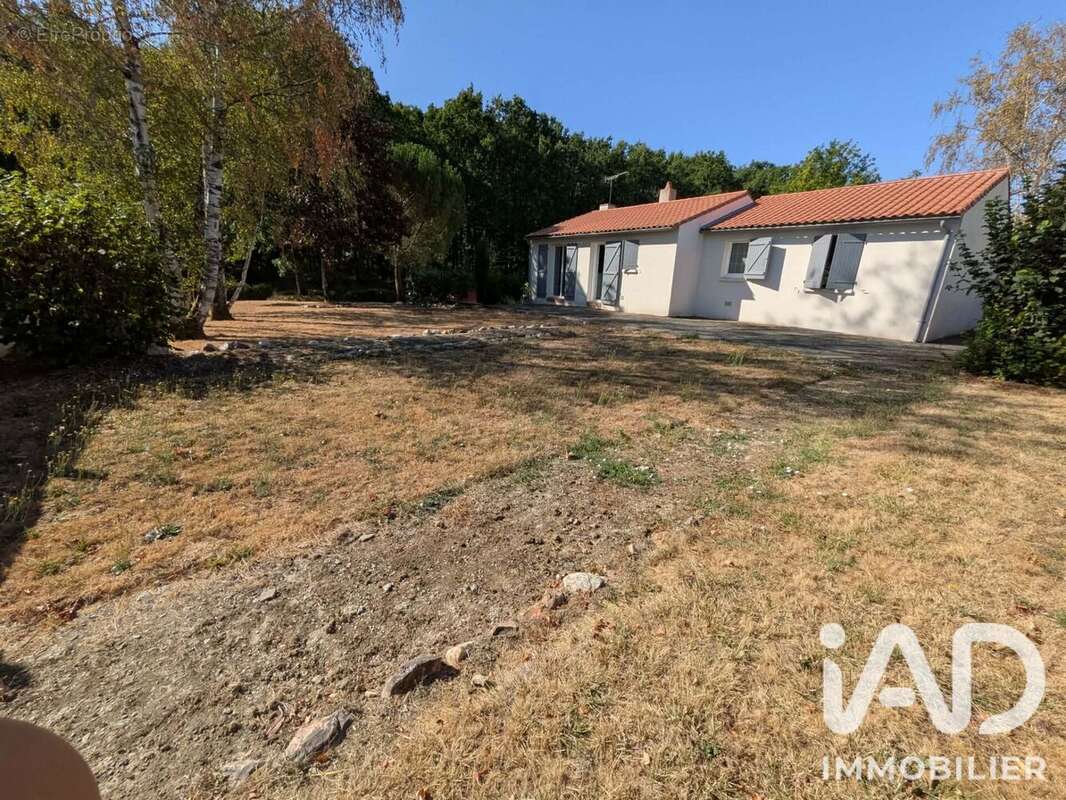 Maison 90 m² à Chavagnes-En-Paillers  - photo 2